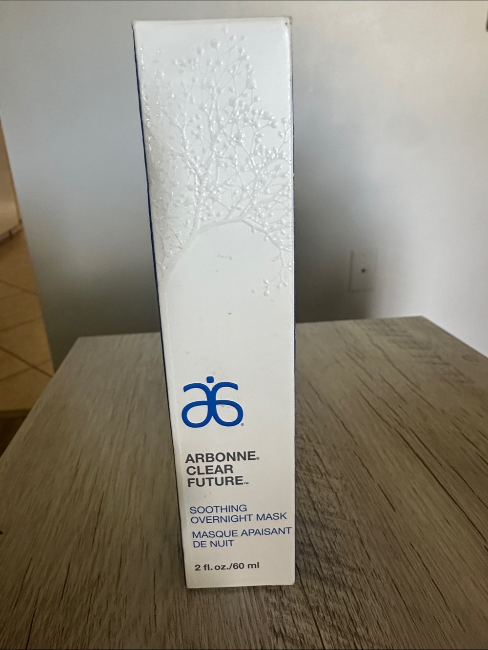 Arbonne Clear Future Soothing Overnight Mask - White and Blue